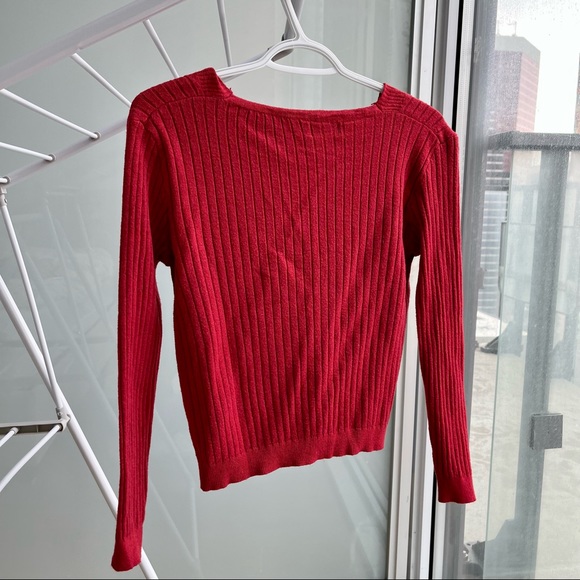 Red cropped buttoned cardigan - Picture 3 of 3